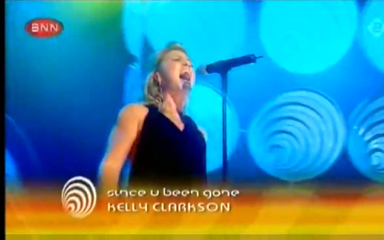 [图]【超强KC】Kelly Clarkson - Since U Been Gone (Live at TOTP) 2005.07.10