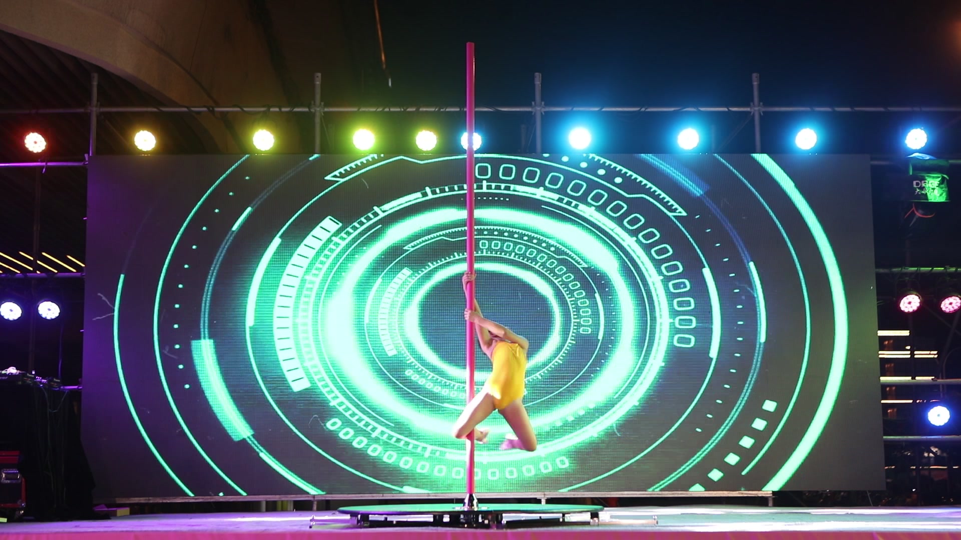 扬州九域舞蹈培训,少儿钢管舞《桥边姑娘》