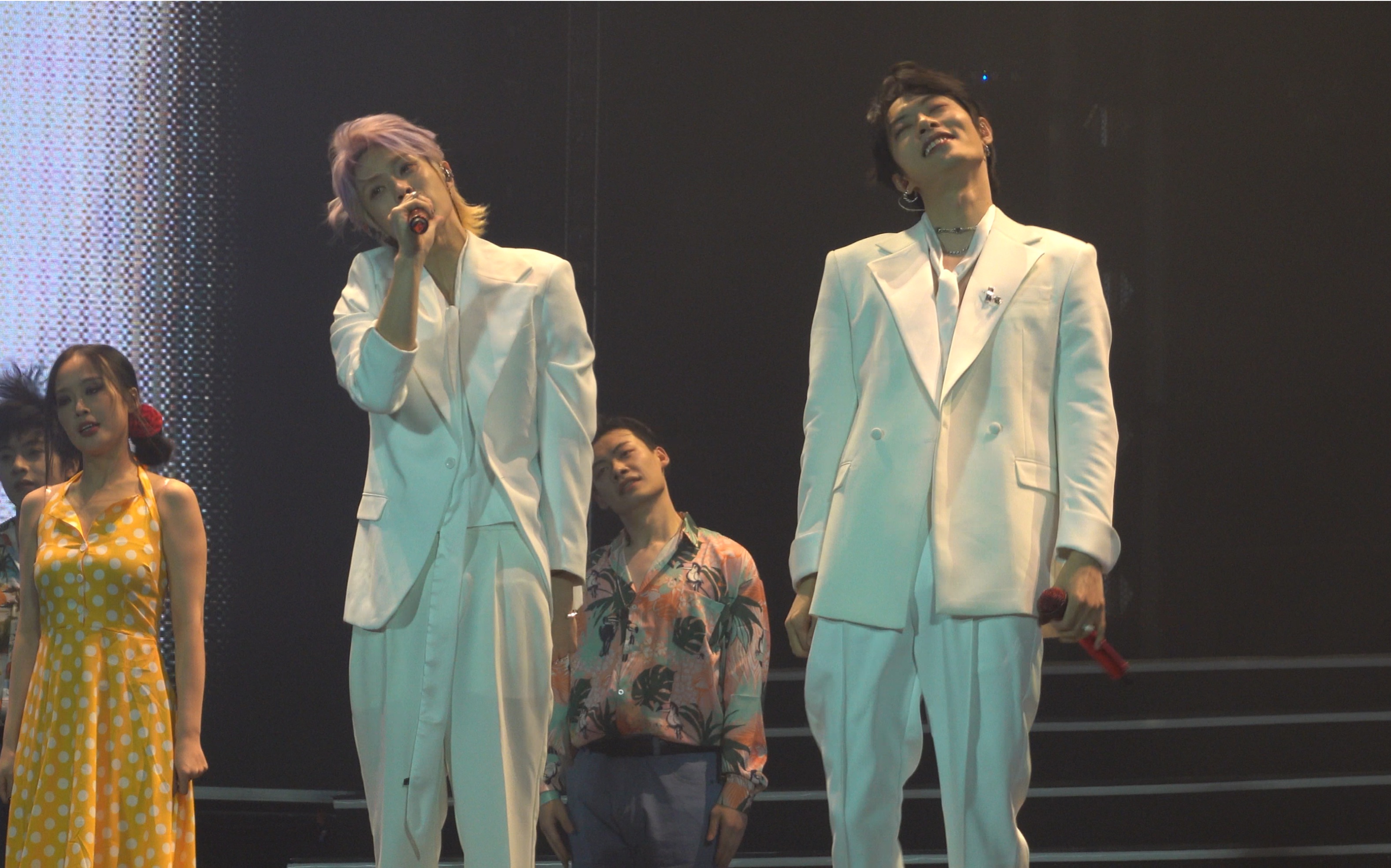 27 南京坤音q跨九天狂龙春晚 oner岳岳木子洋双人合唱《护花使者》