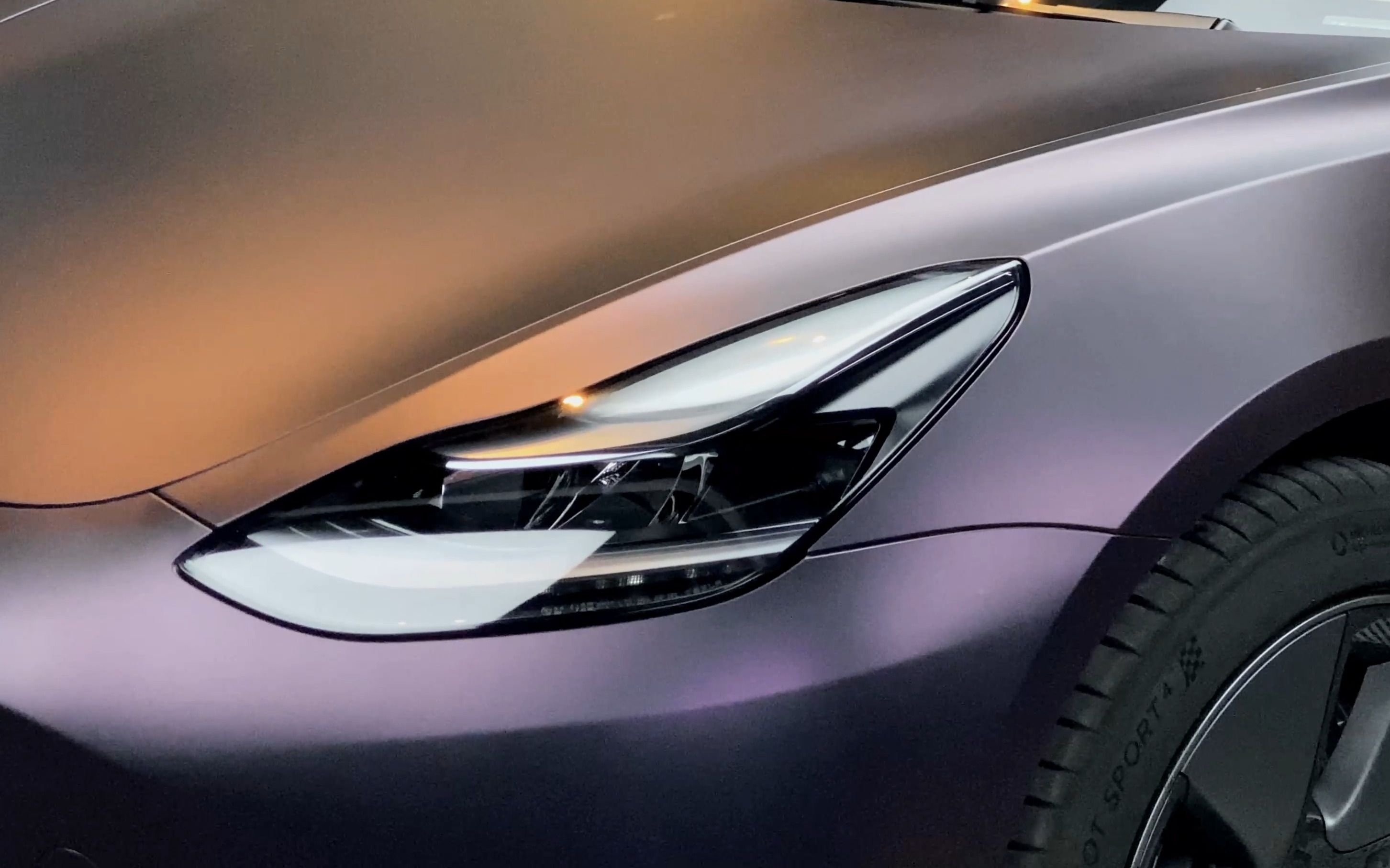 model 3 | 暗夜紫改色 极具科幻的气息