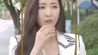女秘书被老板用项圈套住脖子
