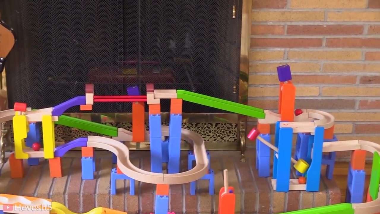 6000个多米诺骨牌