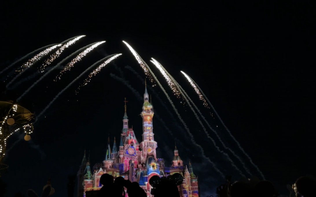 迪士尼万圣节 奇梦之光幻影秀