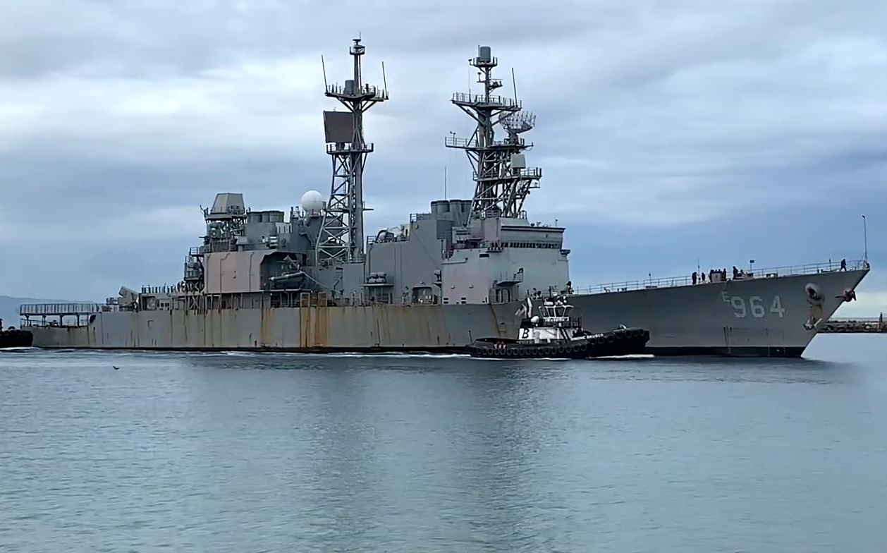 自防御试验舰 — "保罗·福斯特"号(dd-964)抵达怀尼米港(2019/12)