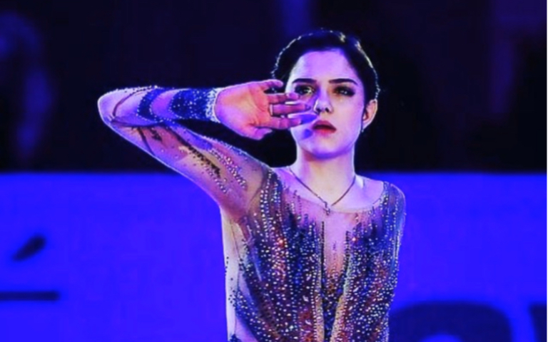 [图]A million voices | Evgenia Medvedeva