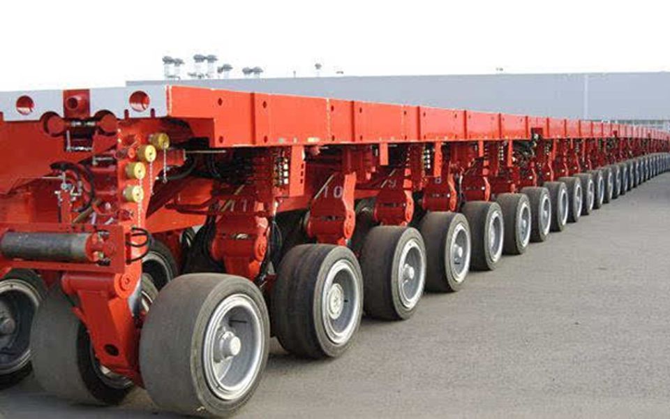 中国造出5万吨航母运输车美国专家数完1152个车轮后叹服了