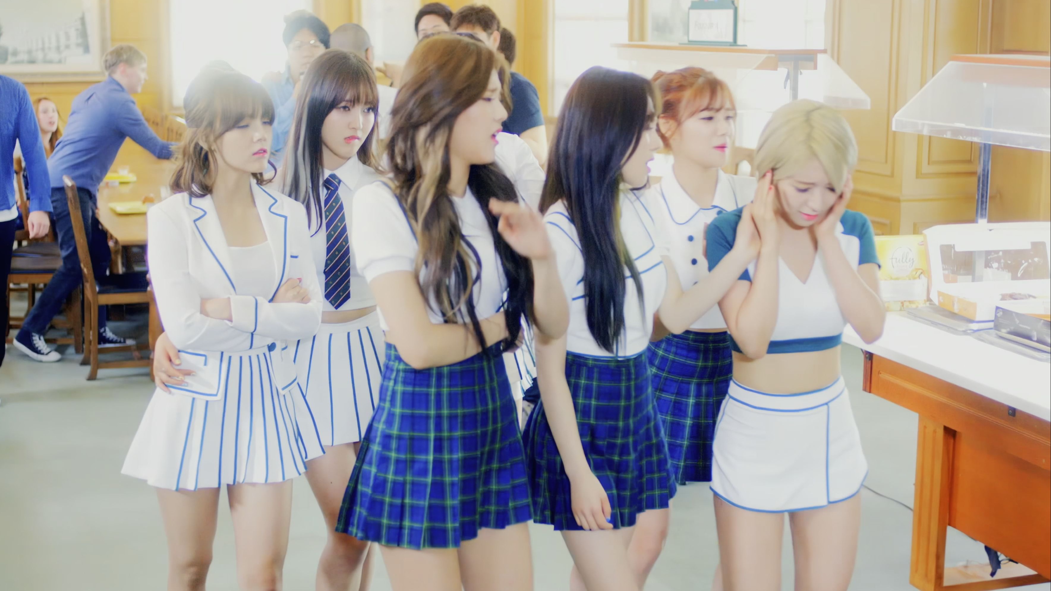 官方mv版《heart attack》