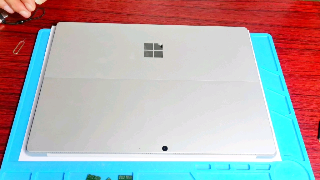 微软surface pro8换硬盘教程,换拆壳子哔哩哔哩bilibili