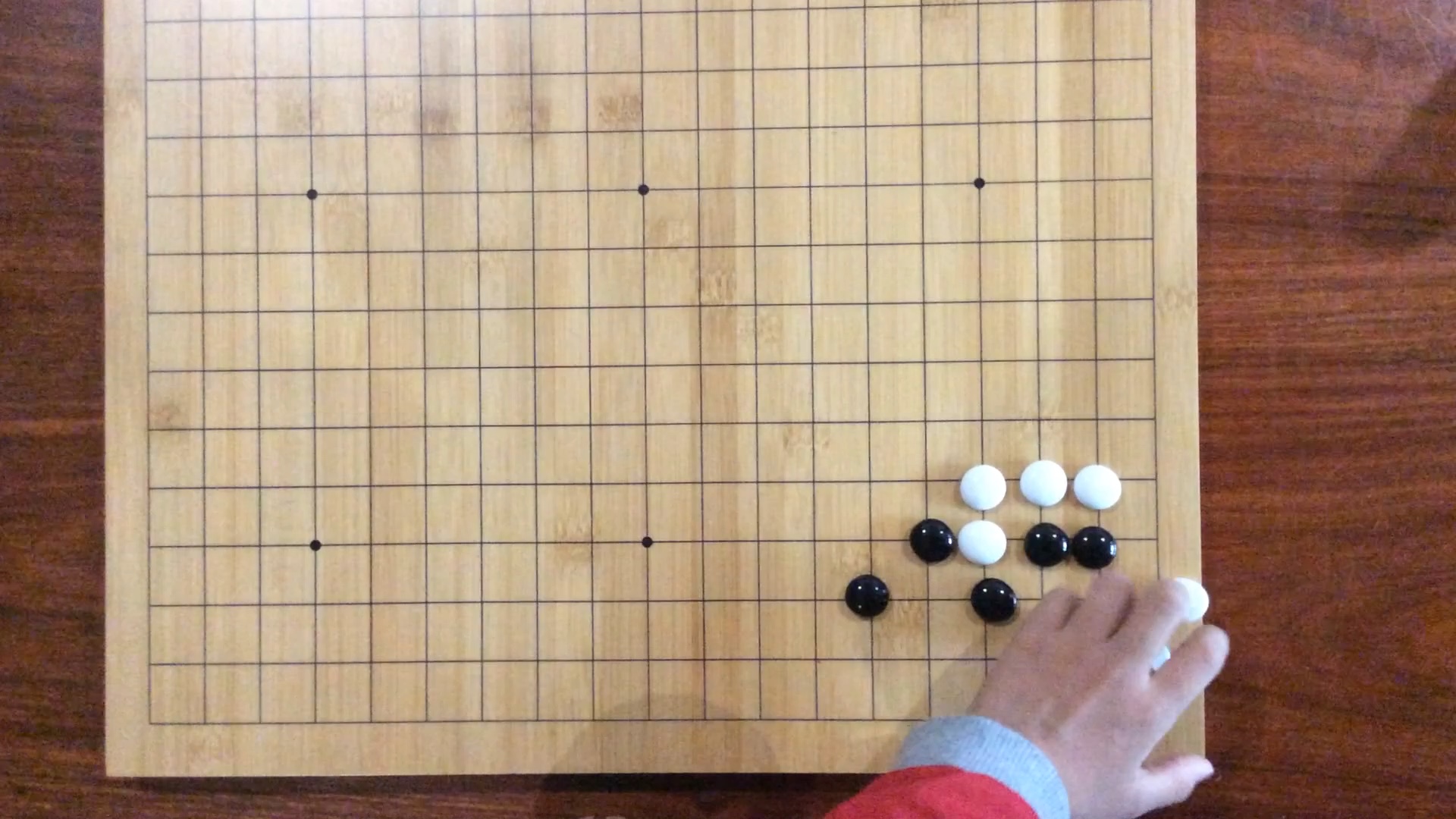 大飞守角后面的定式