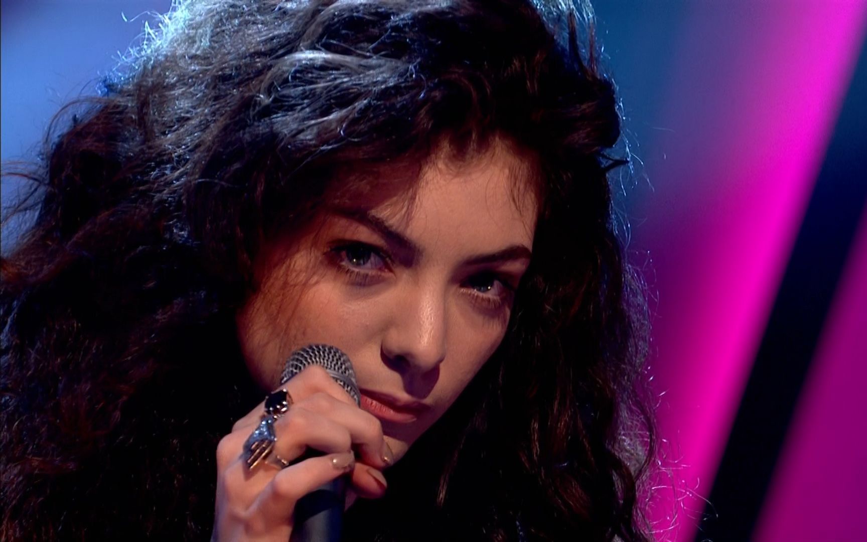 lorde - tennis court - later. with jools holland