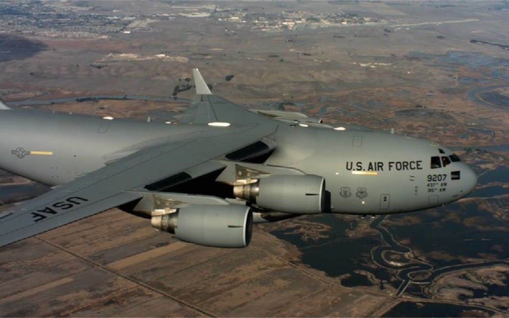 多视角实拍c-17"环球霸王"运输机飞行