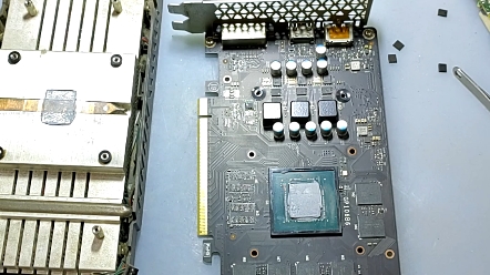 七彩虹网驰gtx1060-6显卡,客户装机运输损坏,一般都是通病这种,显存掉