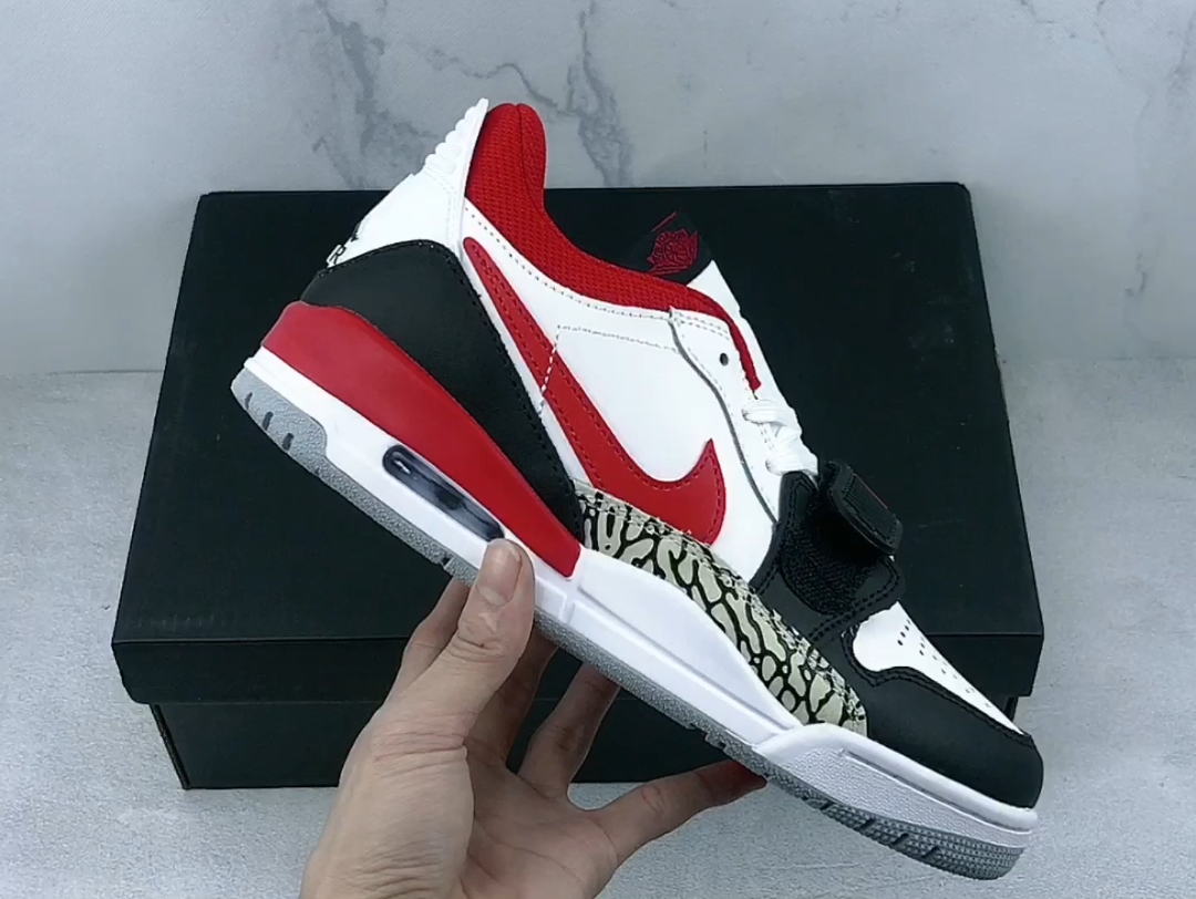 实拍视频乔丹 低帮 aj312 白红 air jordan legacy 312有着交错胶合
