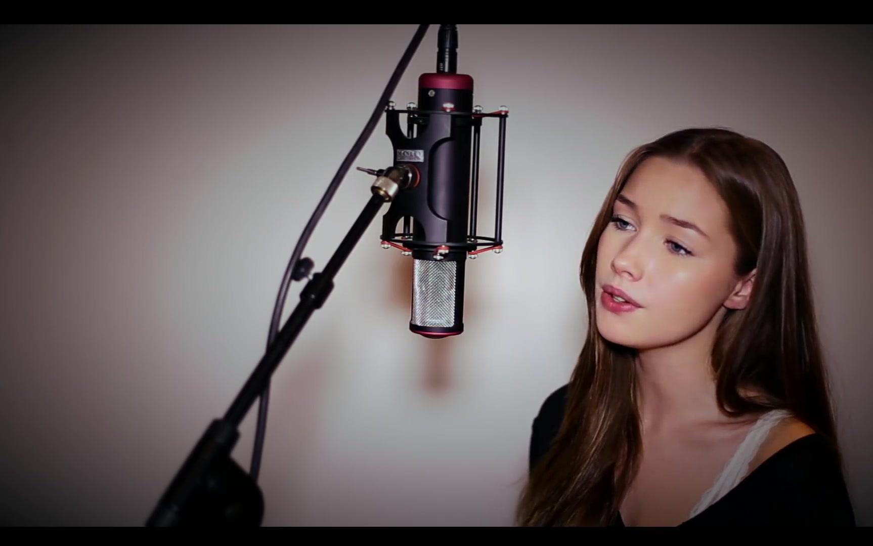 油管网红美女sara farell翻唱神曲《faded》