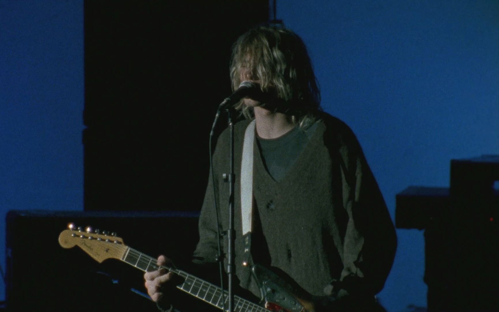 [图]Nirvana - Blew (Live At The Paramount 1991)