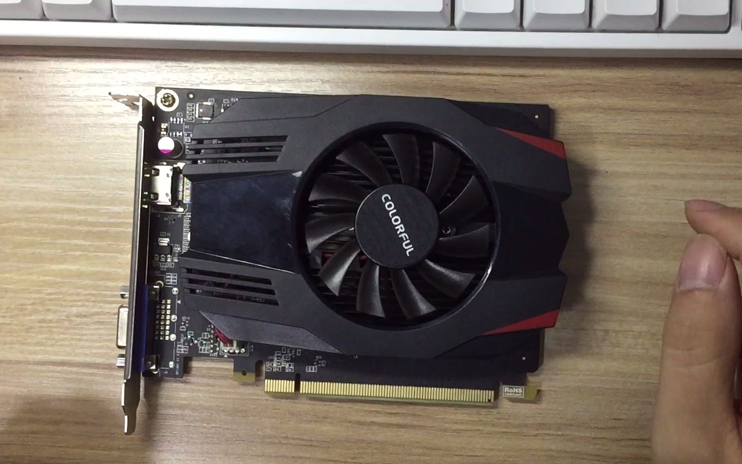 300元一张七彩虹gt1030黄金版_哔哩哔哩_bilibili