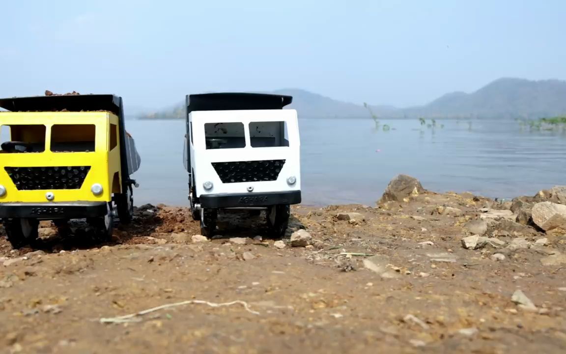 【高能模型】新塔塔自卸卡车事故桥拉出约翰迪尔拖拉机转储t