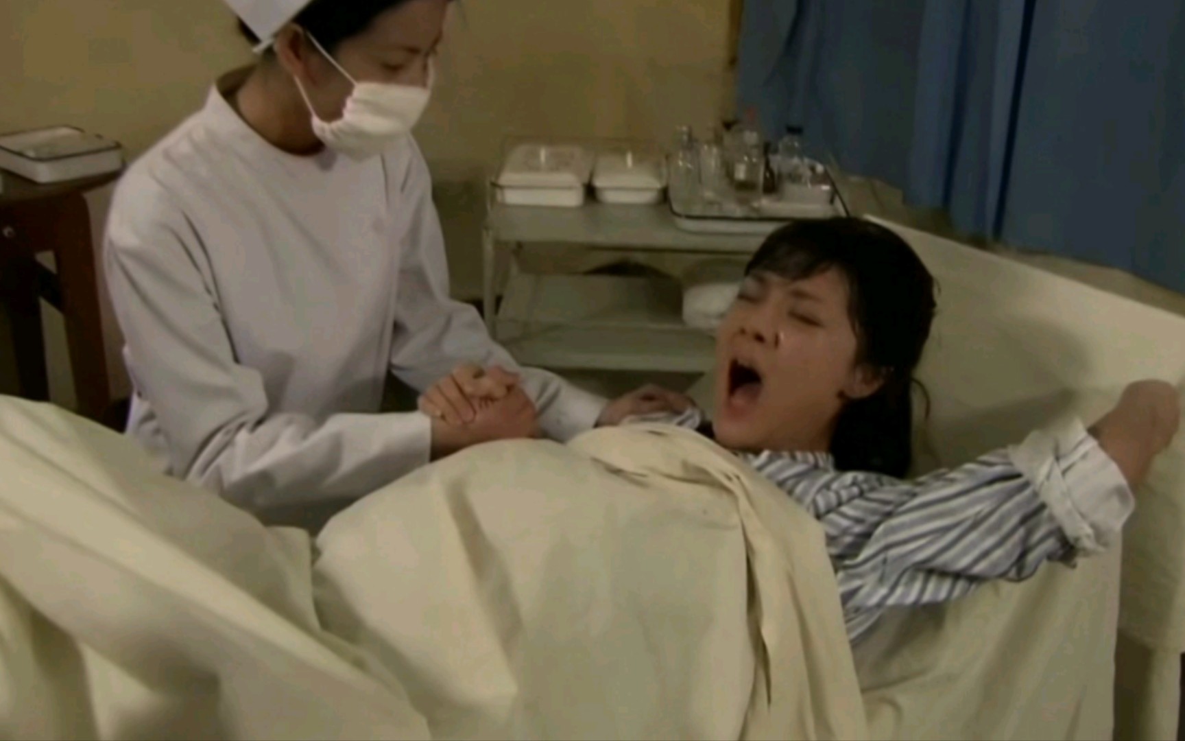 电视剧孕妇生孩子片段169 2个 难产