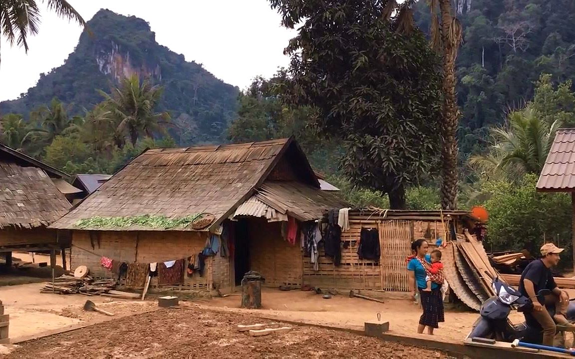 实拍老挝的普通农村民房,跟中国农村对比怎么样?