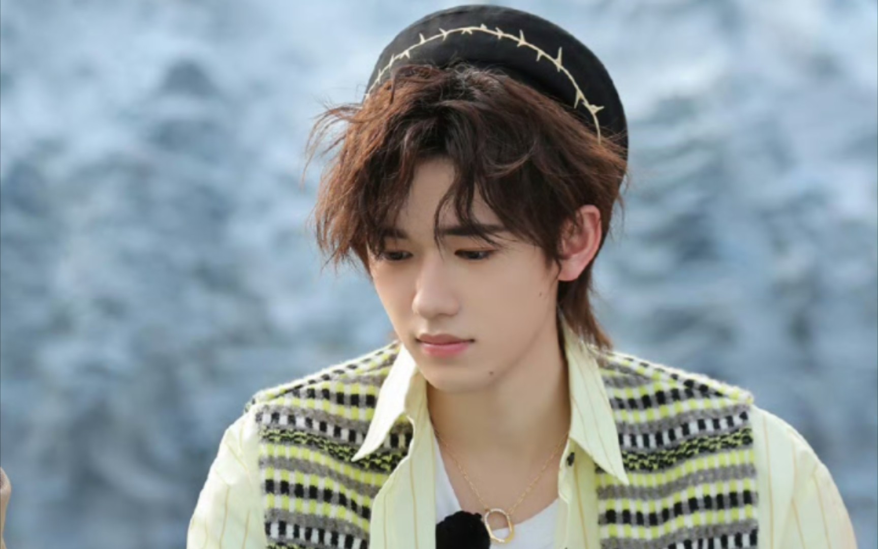 【宋亚轩】我们亚轩到哪都被很多女孩子喜欢啊,救命,我的情敌好多