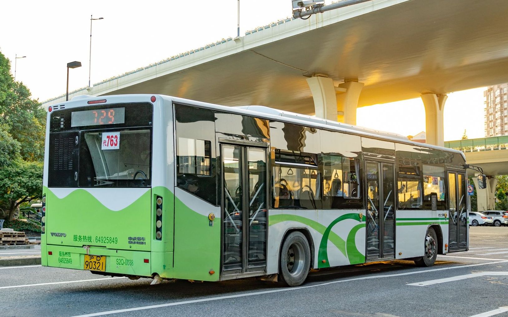 三门S2Q罕见代车 S2Q0038代763路出上海南站北广场 巴士二公司 申沃SWB6128V8LF【2021.9.17】哔哩哔哩bilibili