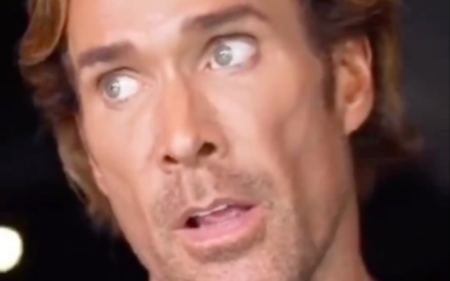 大力王难绷袭击法官