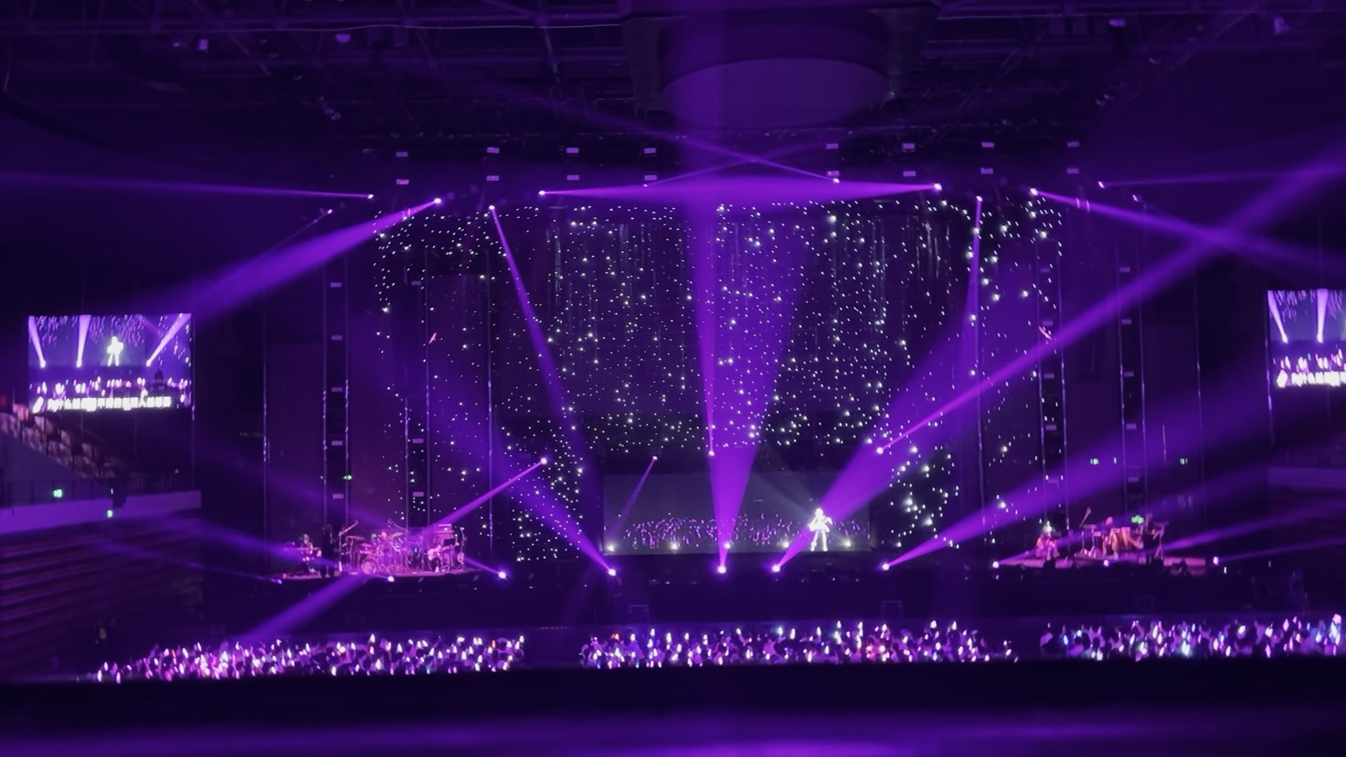 洛天依2024无限共鸣全息投影演唱会中间部分