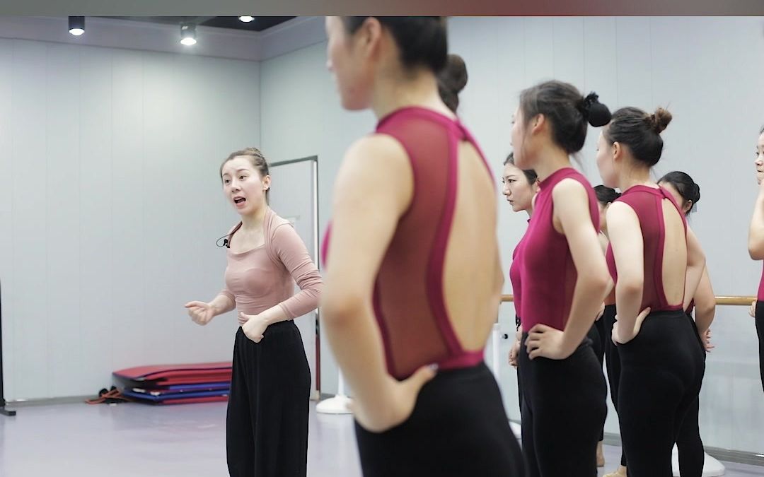 好奇心计划中国舞教练班小课堂错步01单色舞蹈