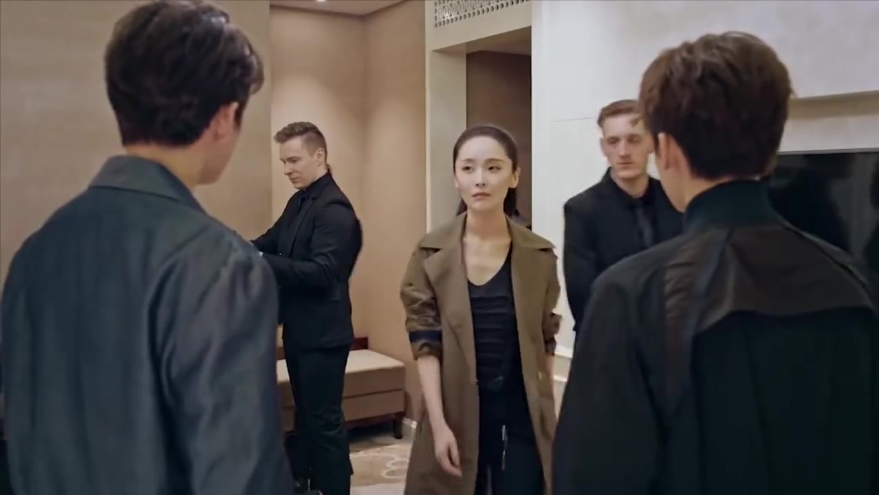 怒海潜沙秦岭神树阿宁绑架吴邪三人看一个来自胖子的求助演技有点差