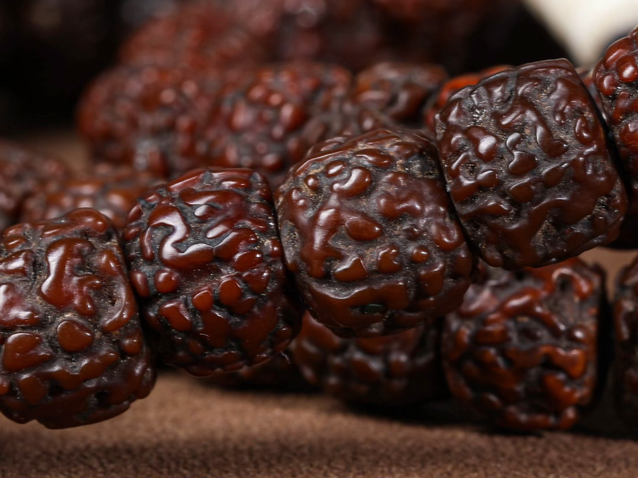 8mm*对孔8mm 圆满108颗鉴赏:品相各方面都**的一条大尺寸金刚菩提手串