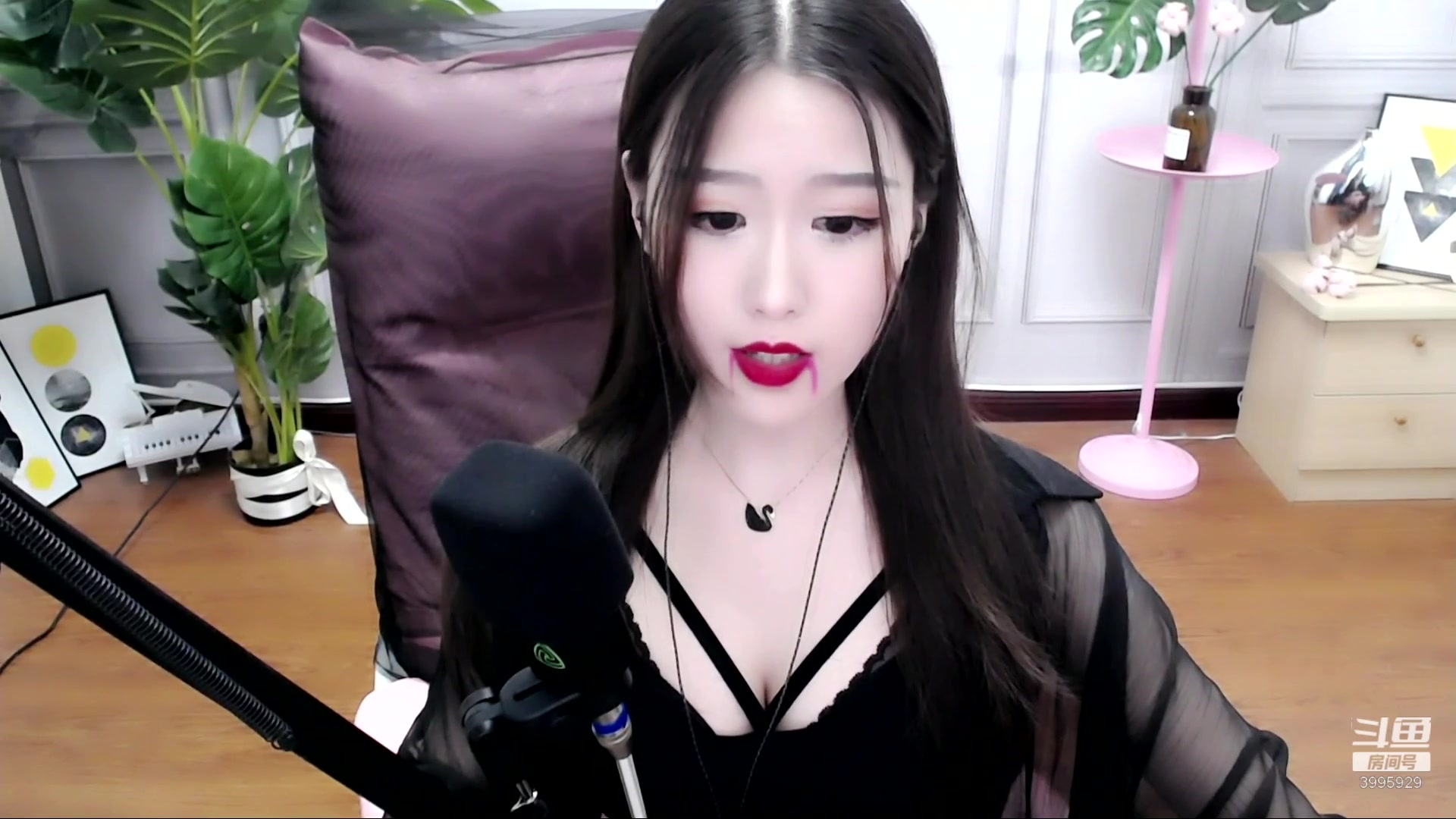 斗鱼主播冉冉 超好身材让你看个够 2020_02_19_02_06_46