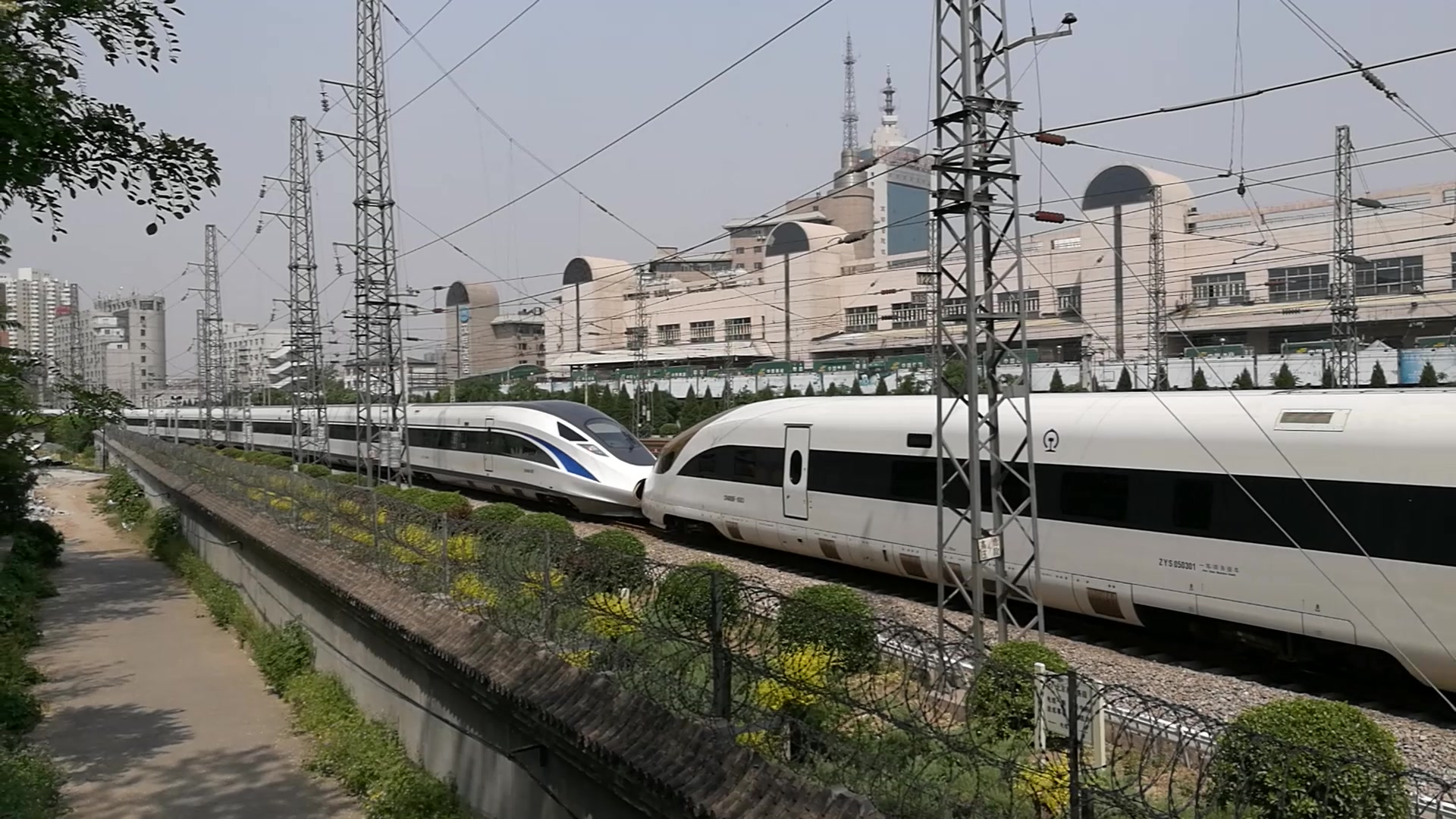 【中国铁路】中国标准动车组担当g65次列车出北京西站