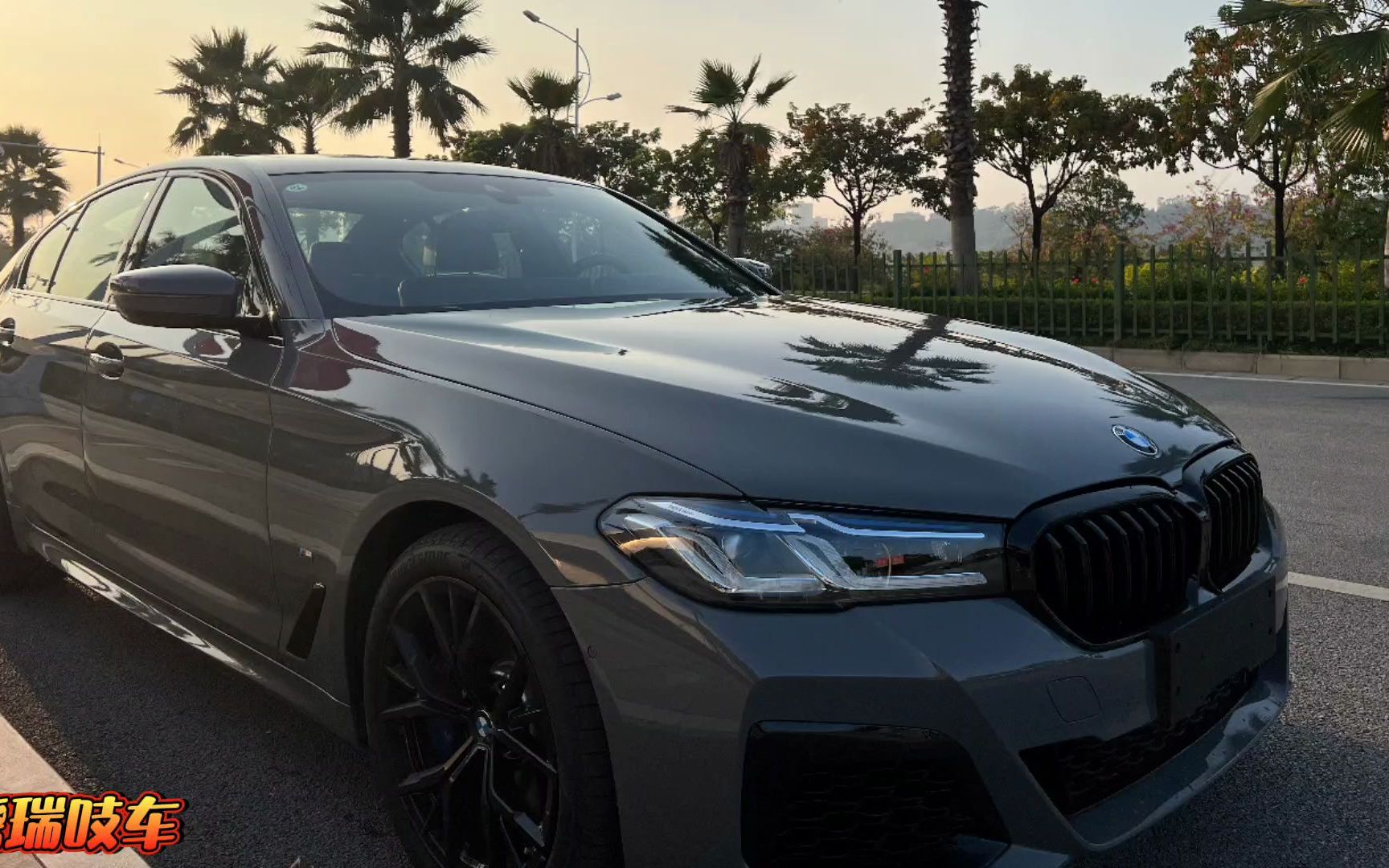 青岛540i贝灰车主因为轻微追尾打算卖车目前行驶3k公里