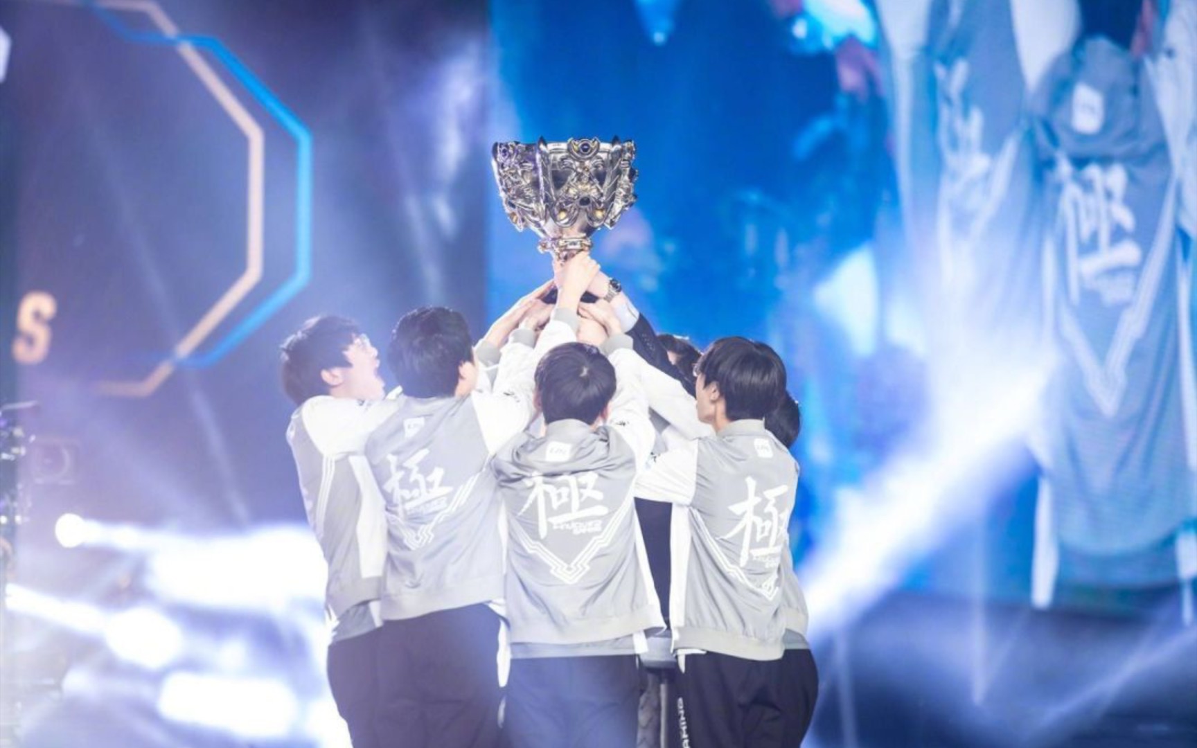 英雄联盟s赛历届冠军