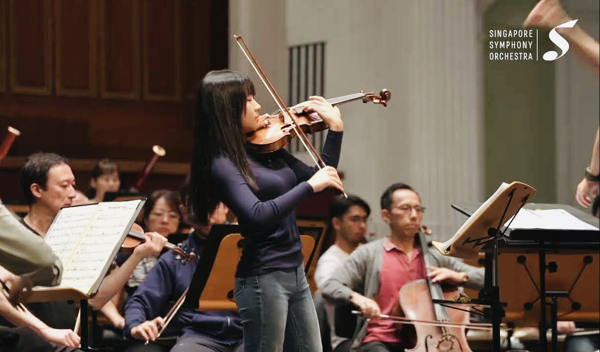 [图]蔡珂宜 & 梁祝小提琴协奏曲·节选｜Chloe Chua & Excerpt from Butterfly Lovers Violin Concerto