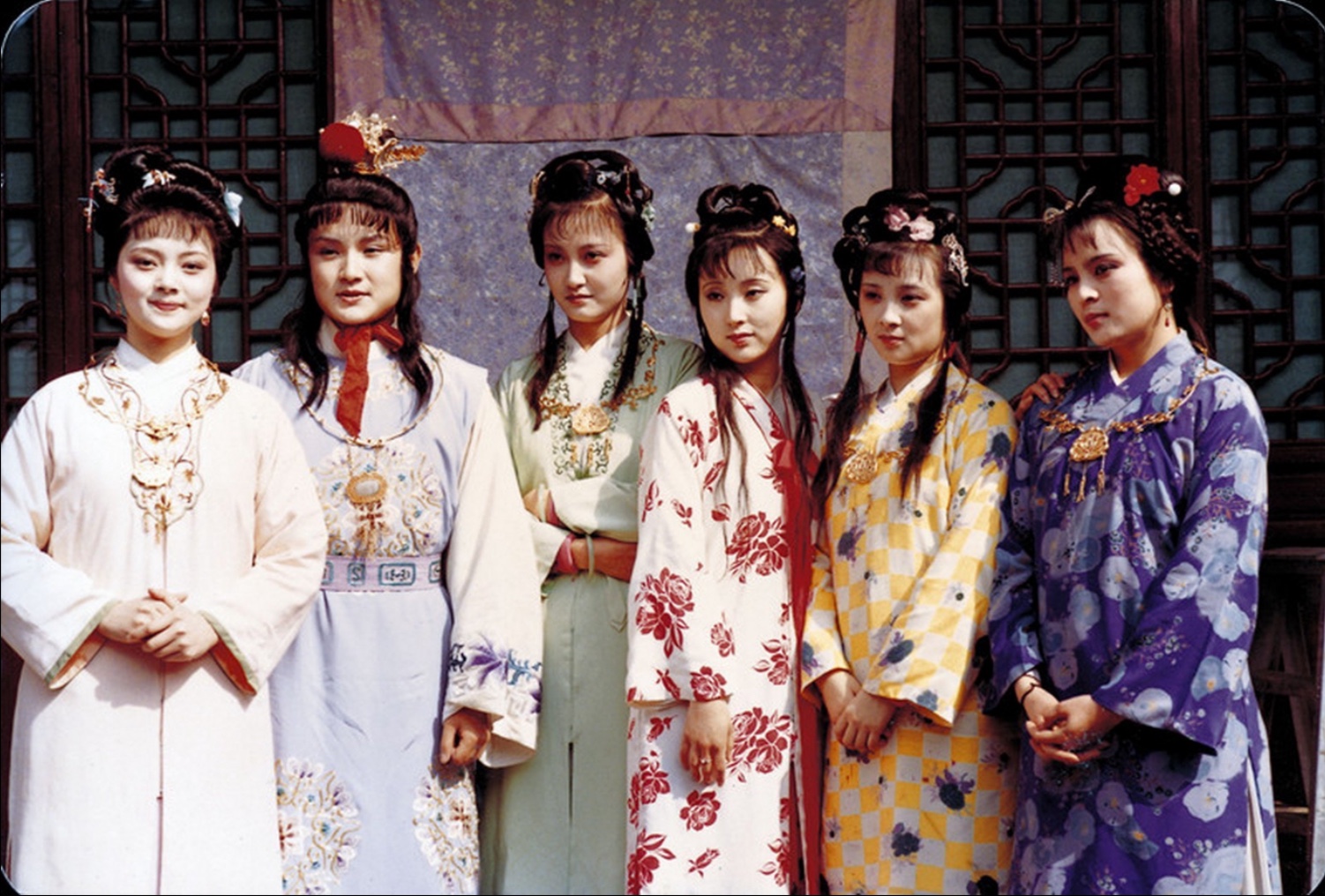 "每日家情思睡昏昏"