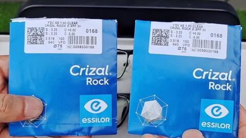 依视路钻晶膜岩耐磨程度是钻晶a3的2倍 大大提高了你镜片的使用寿命 关键价格还便宜 哔哩哔哩