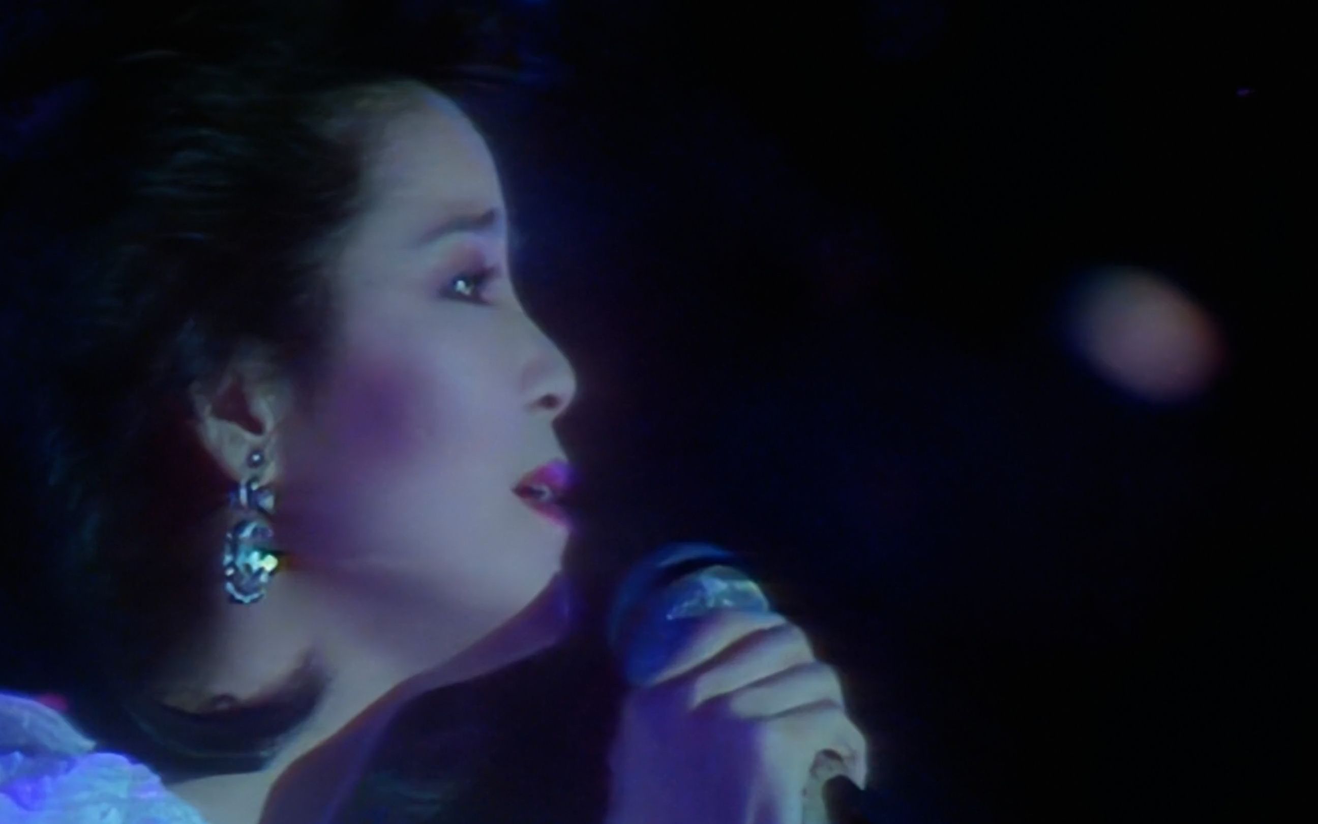 [图]【4K 画质修复 · LD原版】邓丽君 Teresa Teng - 但愿人长久 / 水调歌头（1984年台北“十亿个掌声”演唱会）