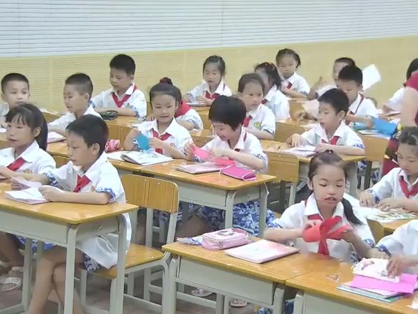 [图]【提供完整视频】部编冀教版小学数学二年级下册《探索长方形的特征》优质课视频，广西(000000-1164000)