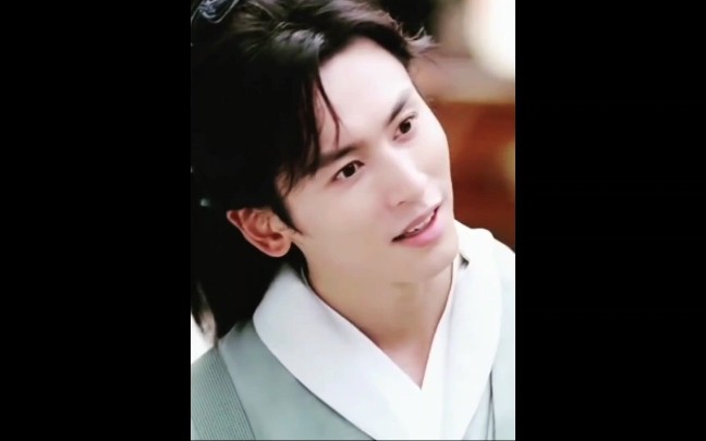 张哲瀚歪头太可了最后一张不是有意的哈哈哈哈哈哈