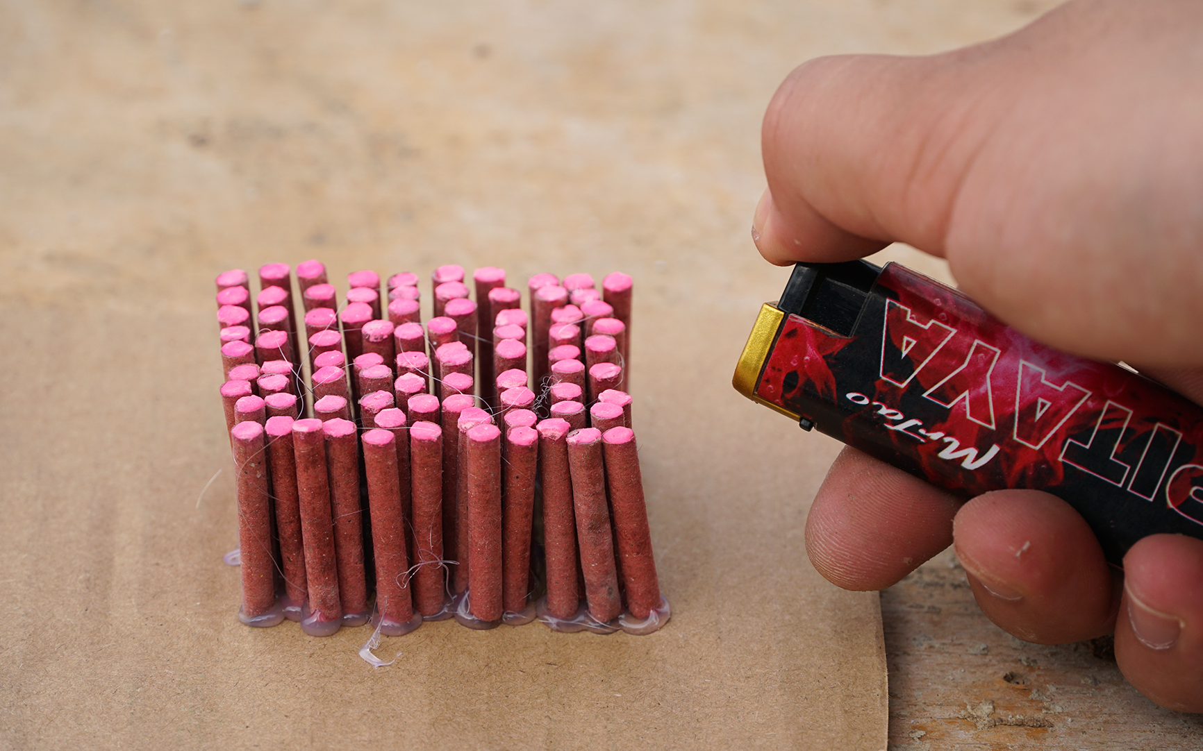 将100个"擦炮"一次点燃,场面会是怎么样的呢?