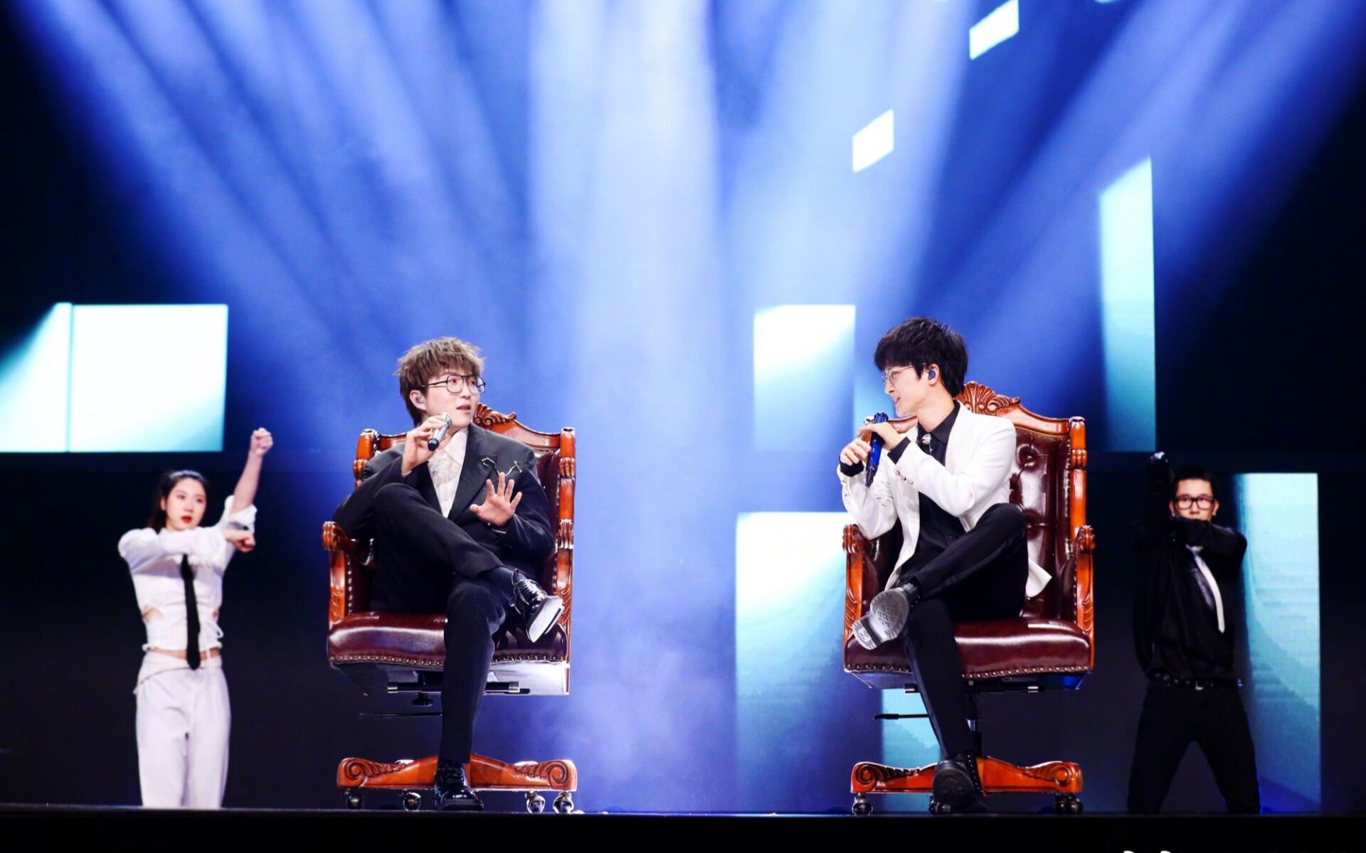 周深毛不易gotit腾讯年夜fan舞台现场