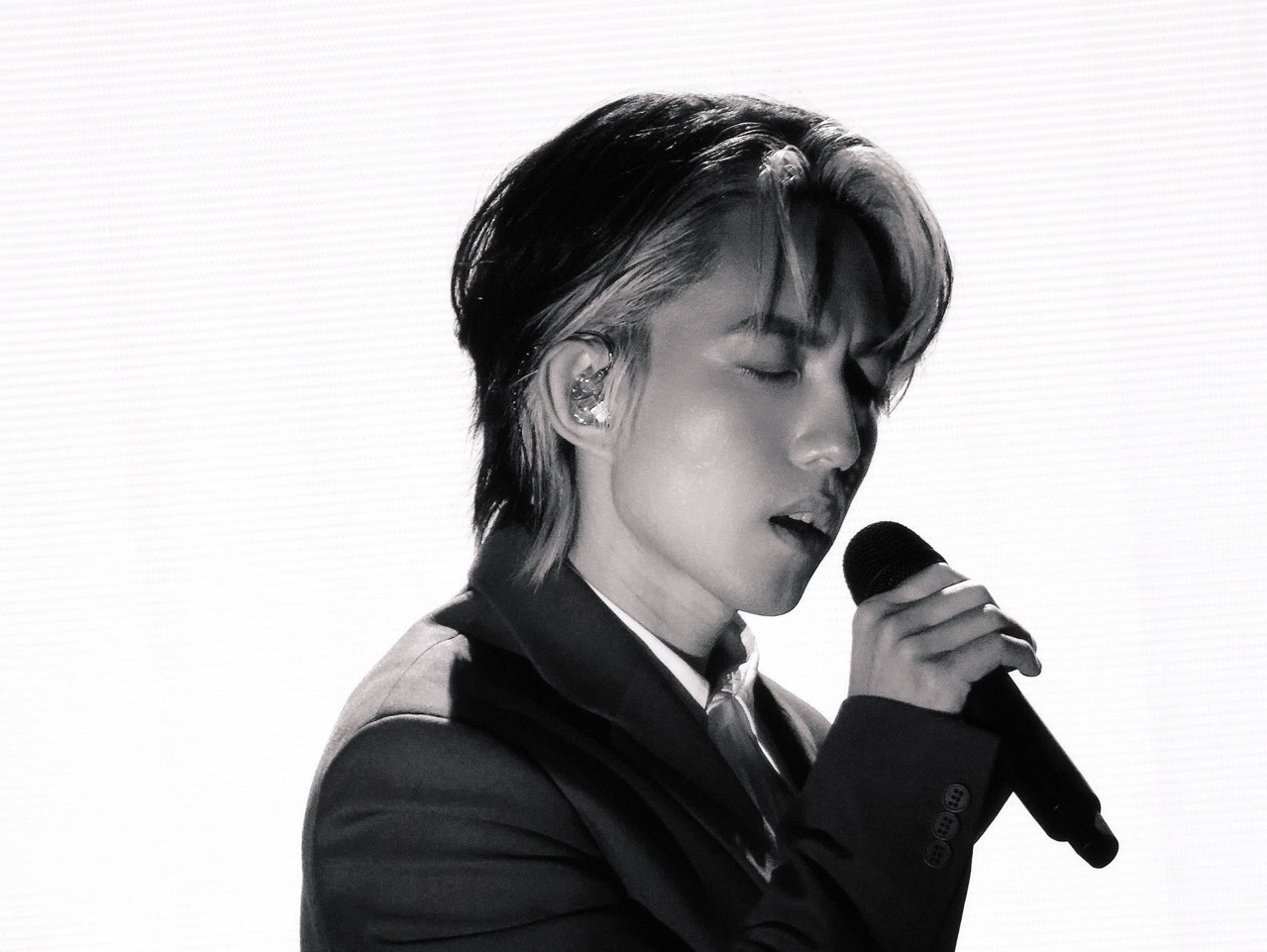 【林宥嘉】新歌现场《白》,爱是可以超越死亡的,与我们永远同在.