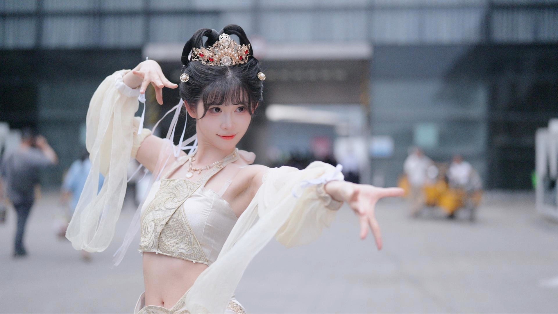 你送我胭脂扣 我便追你到落霞