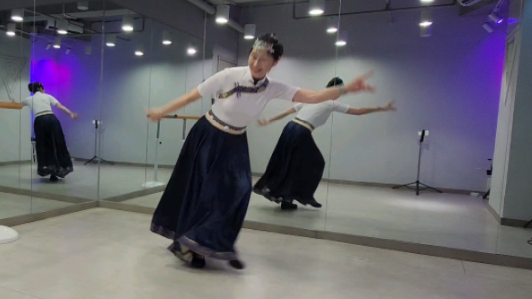 【坐上动车去阿坝】刘福洋老师编舞