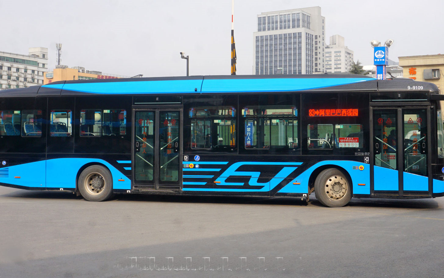 3alpha版】byd旗舰车型b12重磅出击_启航102路