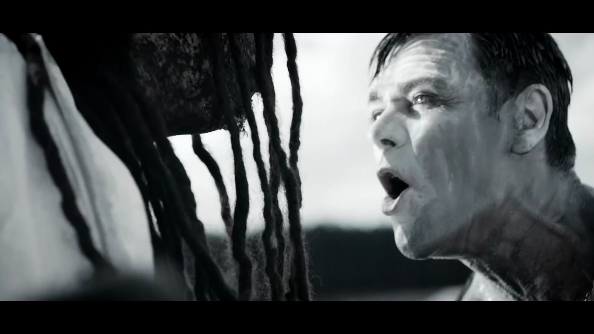 【德国战车】吉他手理查德个人单曲《eat you alive》