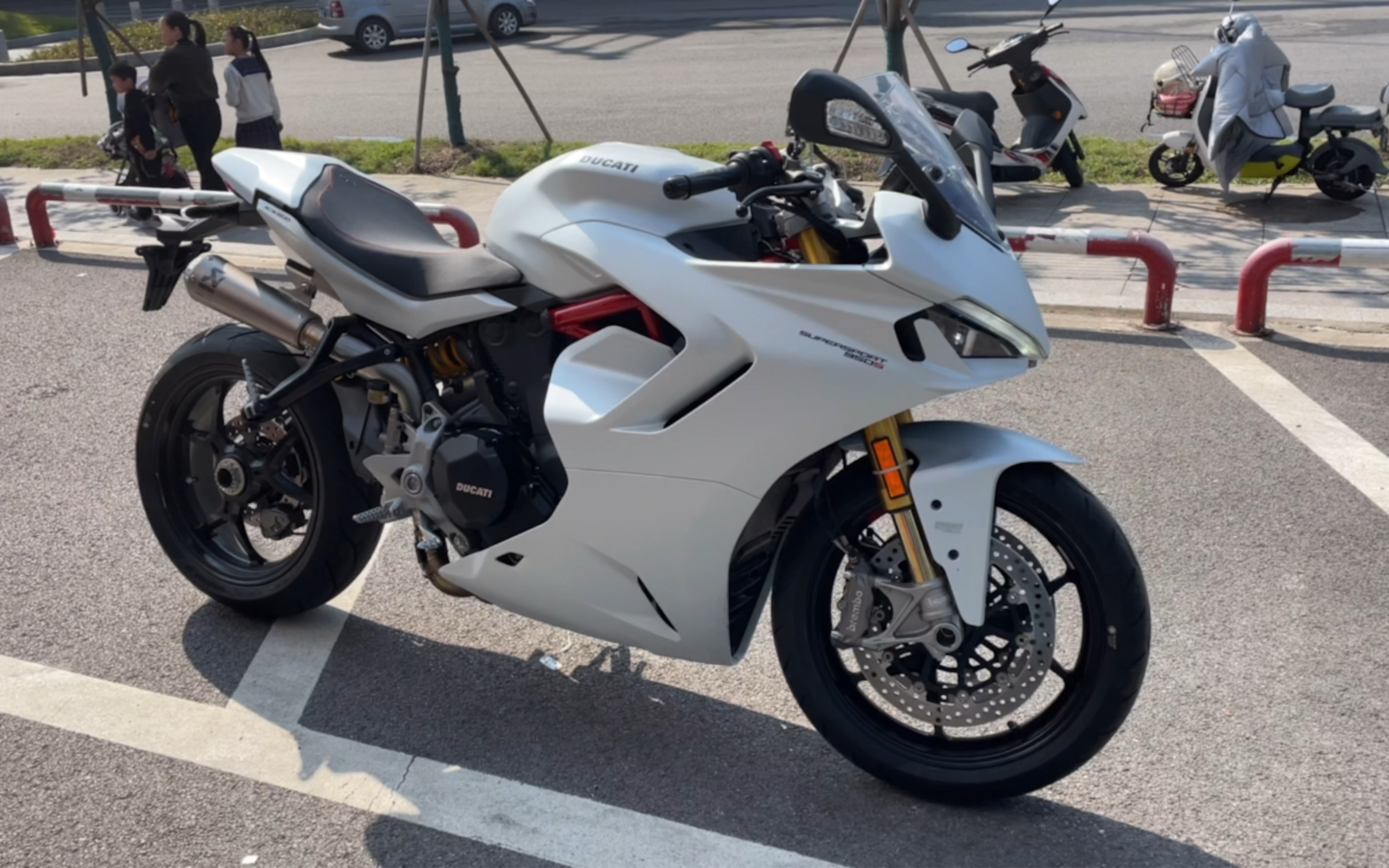 杜卡迪新款鸰速950&全段天蝎排气_哔哩哔哩_bilibili