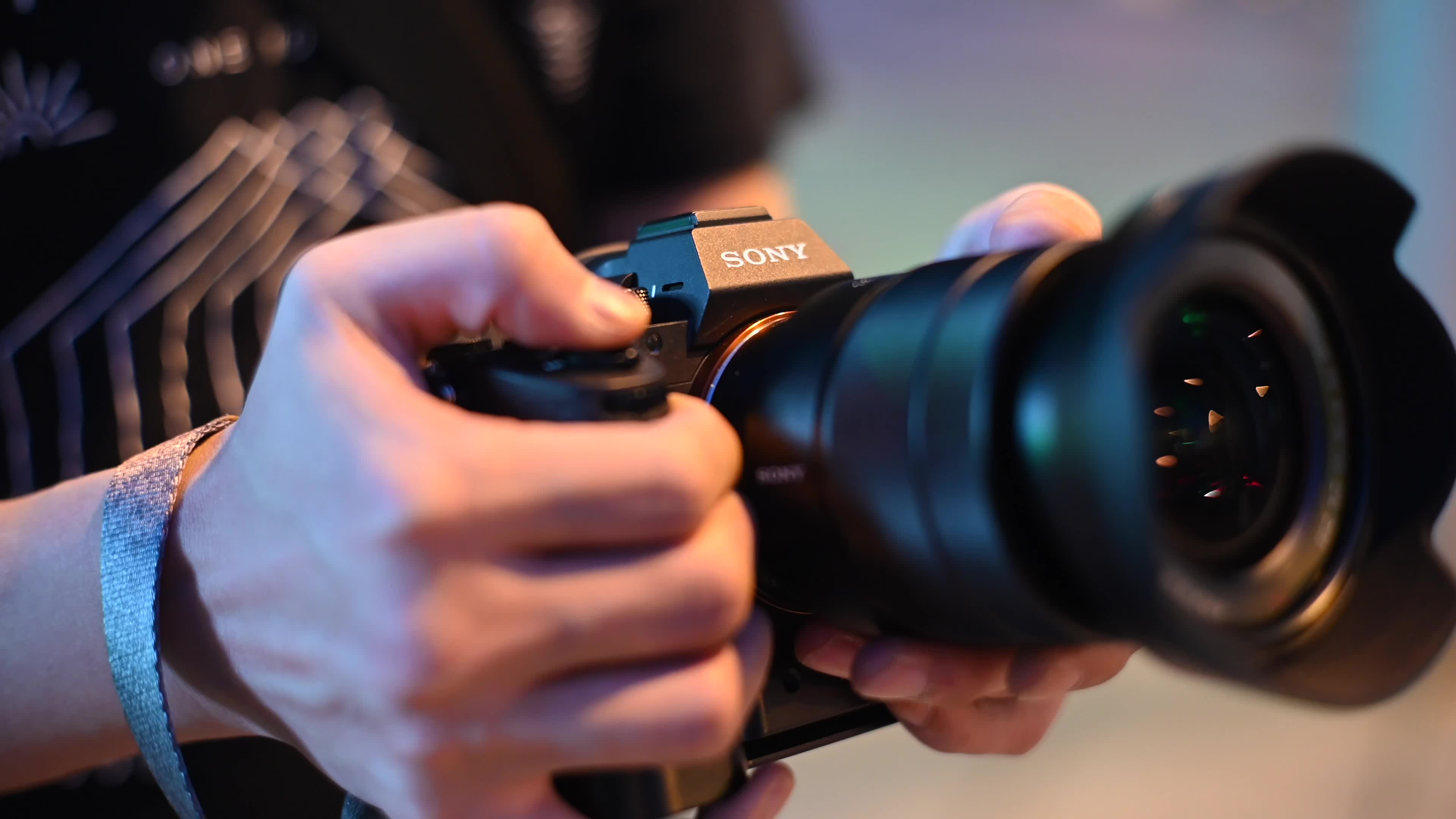 索尼a7m3的初夜是尼康z6陪伴的某up主用a73第一次夜景摄影我手持nikon