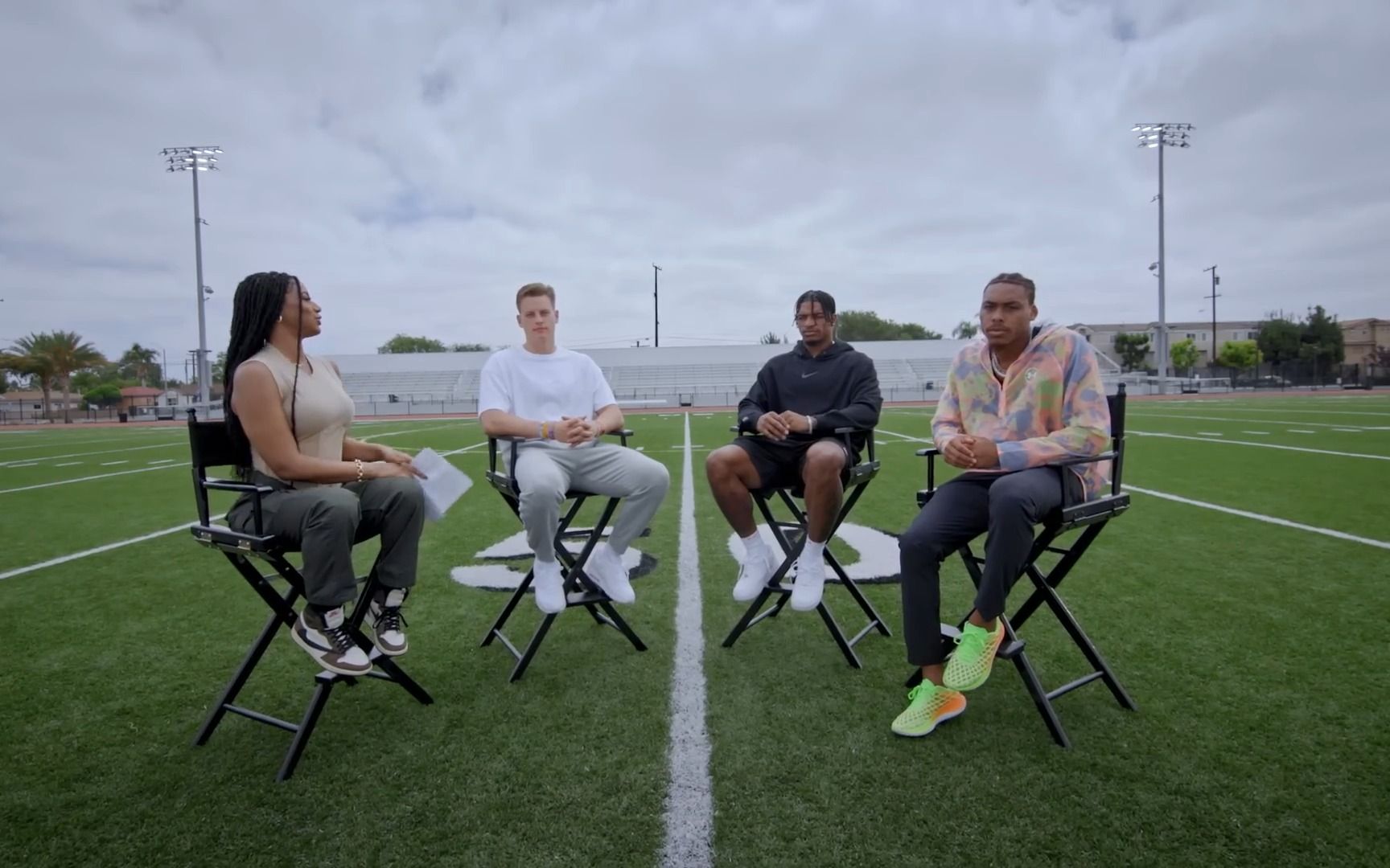 [图]Joe Burrow Ja’Marr Chase&Justin Jefferson The Huddle with Taylor Rooks Bose